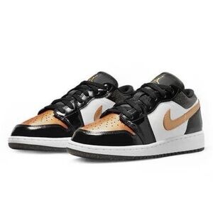 Air Jordan 1 Low GS 'Gold Toe' Size: 5.5 Y